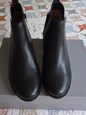 Vionic Women's Clara Leather Ankle Boots Size 10